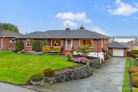 411 Crown Dr, Everett, WA 98203