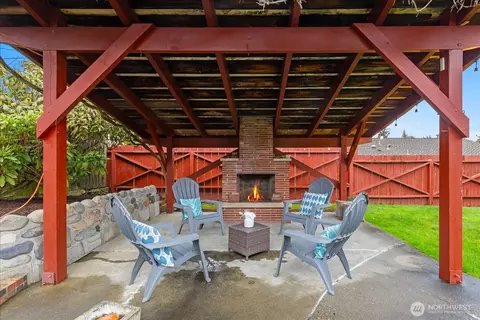 Exterior - 411 Crown Dr, Everett, WA 98203 photo 7 of 7