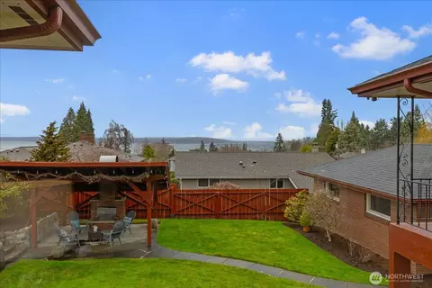 Exterior - 411 Crown Dr, Everett, WA 98203 photo 3 of 7
