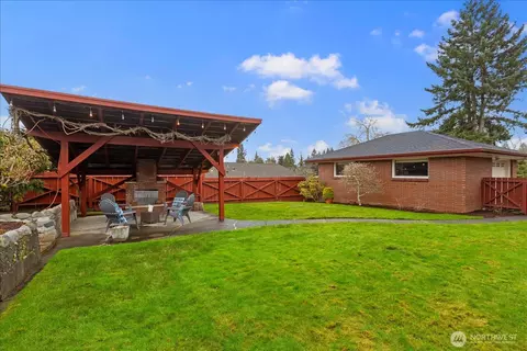 Exterior - 411 Crown Dr, Everett, WA 98203 photo 6 of 7