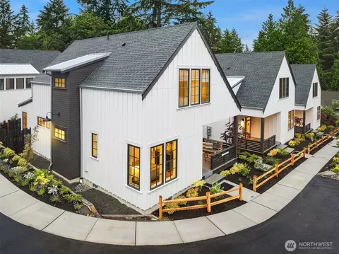 2218 NE 125th St, Seattle, WA 98125