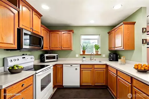 Kitchen - 5309 114th St SE, Everett, WA 98208 photo 1 of 1