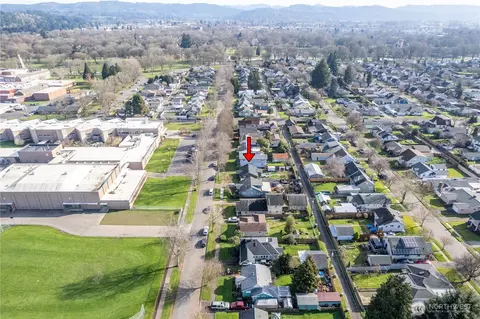 View/Area - 2829 Hemlock St, Longview, WA 98632 photo 7 of 7