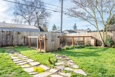 Exterior - 2829 Hemlock St, Longview, WA 98632 photo 4 of 8