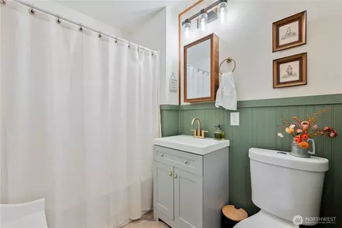 Bath - 2829 Hemlock St, Longview, WA 98632 photo 1 of 1
