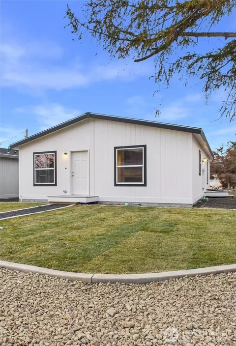 19 S B S Garden Ave, Rock Island, WA 98850