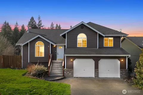 8412 74th Dr NE, Marysville, WA 98270