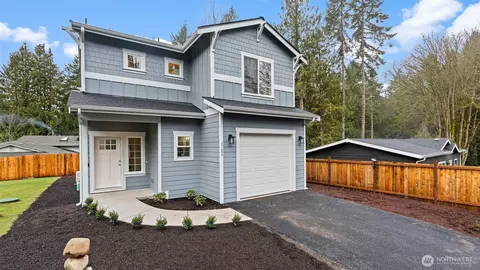 21855 Wavecrest Ave NE, Poulsbo, WA 98370