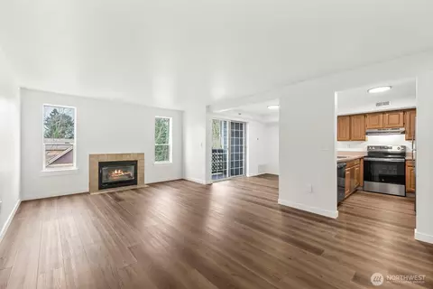 3939 10th St SE #B3, Puyallup, WA 98374