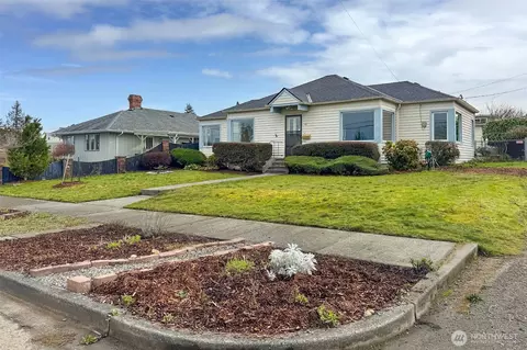 311 S Jones St, Port Angeles, WA 98362