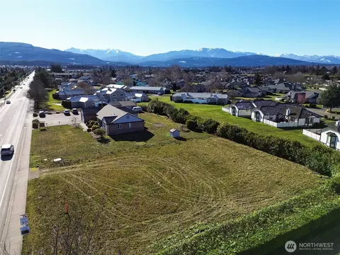 955 N 5th Ave, Sequim, WA 98382