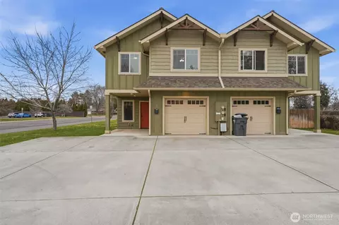226 E Whitman Dr, College Place, WA 99324