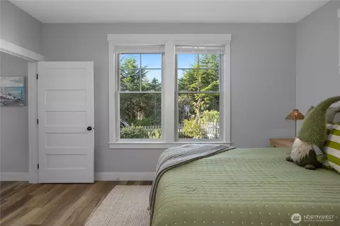 Bedroom - 27 Cedar Run Loop, Pacific Beach, WA 98571 photo 2 of 5