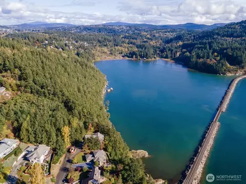 417 Arbutus Pl, Bellingham, WA 98225