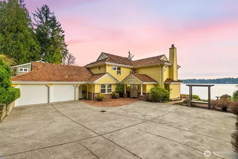 6734 Klein St NW, Olympia, WA 98502