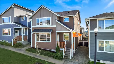 1025 Banyan St, Bremerton, WA 98310