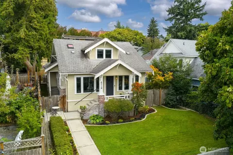 5718 Palatine Ave N, Seattle, WA 98103