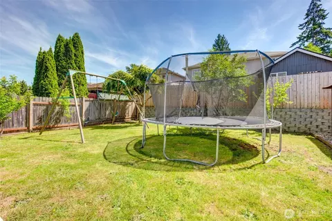 Exterior - 13004 25th Ave SE, Everett, WA 98208 photo 15 of 15