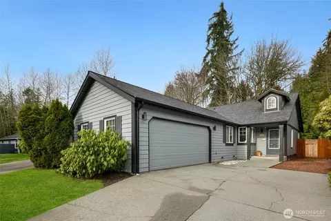 8215 1st St SE, Lake Stevens, WA 98258