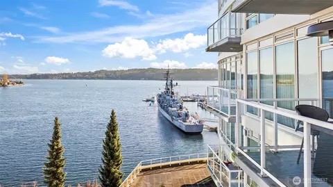 320 Washington Ave #408, Bremerton, WA 98337