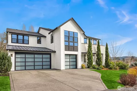 8711 NE Winslow Grove Ct, Bainbridge Island, WA 98110