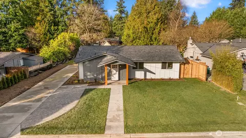 8708 NE 140th St #A, Kirkland, WA 98034