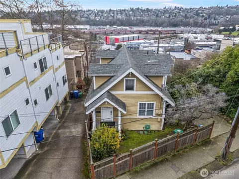 2071 Gilman Dr W, Seattle, WA 98119