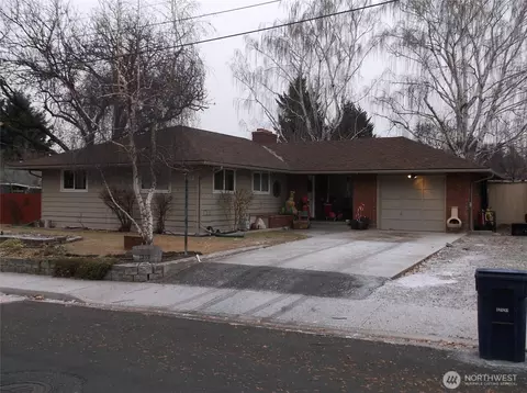 1219 Fourth St, Wenatchee, WA 98801
