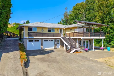 3027 NE Parklane Dr, Bremerton, WA 98310