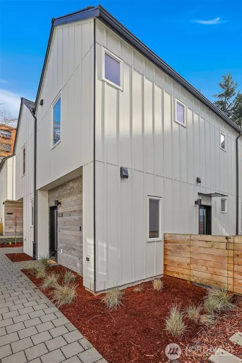 10344 Wallingford Ave N, Seattle, WA 98133