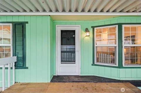 998 Mahogany Ln NW, Bremerton, WA 98311