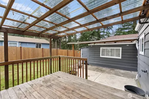 Exterior - 112 Barbara Ln, Everett, WA 98203 photo 3 of 7
