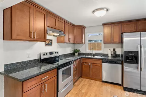 Kitchen - 112 Barbara Ln, Everett, WA 98203 photo 2 of 3