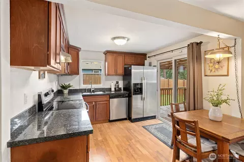 Kitchen - 112 Barbara Ln, Everett, WA 98203 photo 3 of 3