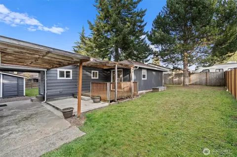 Exterior - 112 Barbara Ln, Everett, WA 98203 photo 2 of 7