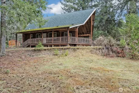 100 N Varden Way, Hoodsport, WA 98548