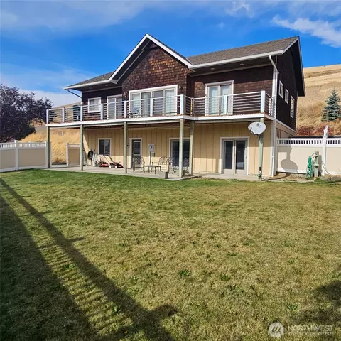 800 N Willow St, Dayton, WA 99328