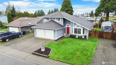 View/Area - 901 Bathke Ave, Enumclaw, WA 98022 photo 2 of 6