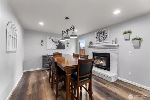 Dining - 901 Bathke Ave, Enumclaw, WA 98022 photo 2 of 2