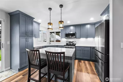 Kitchen - 901 Bathke Ave, Enumclaw, WA 98022 photo 1 of 5