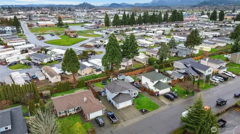 View/Area - 901 Bathke Ave, Enumclaw, WA 98022 photo 5 of 6