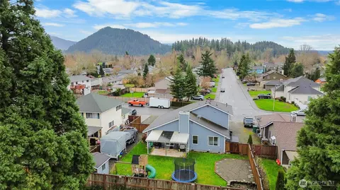 View/Area - 901 Bathke Ave, Enumclaw, WA 98022 photo 6 of 6