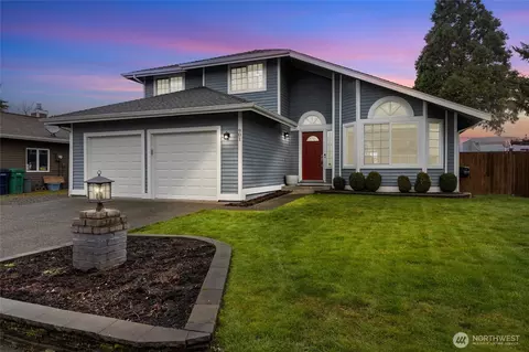901 Bathke Ave, Enumclaw, WA 98022