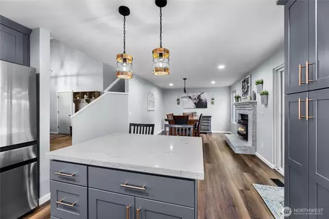 Kitchen - 901 Bathke Ave, Enumclaw, WA 98022 photo 5 of 5