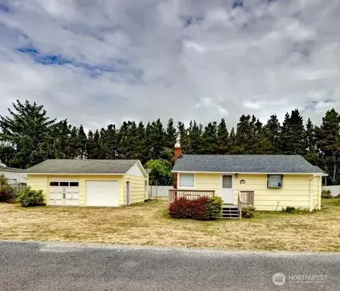 1215 199th Pl, Long Beach, WA 98631
