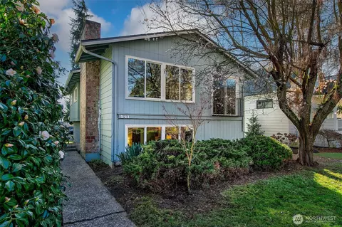 541 N 75th St, Seattle, WA 98103