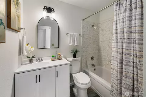 541 N 75th St, Seattle, WA 98103 photo 14