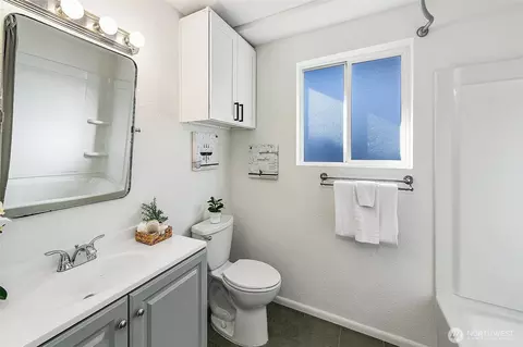 541 N 75th St, Seattle, WA 98103 photo 22