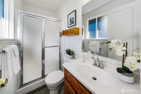 541 N 75th St, Seattle, WA 98103 photo 12