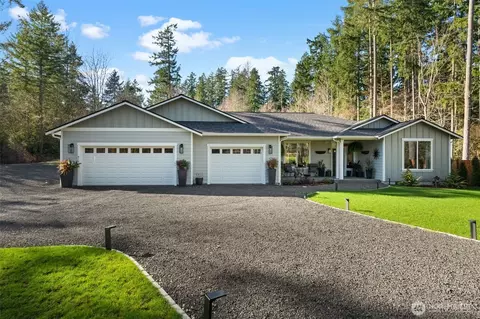 910 11th Ave, Fox Island, WA 98333